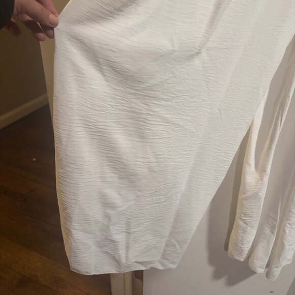 Women: White faux-wrap surplice neckline w/ flutter short sleeves Jumpsuit - Picture 10 of 15